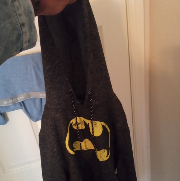 2 sweaters and shampoos - Picture 3 of 5